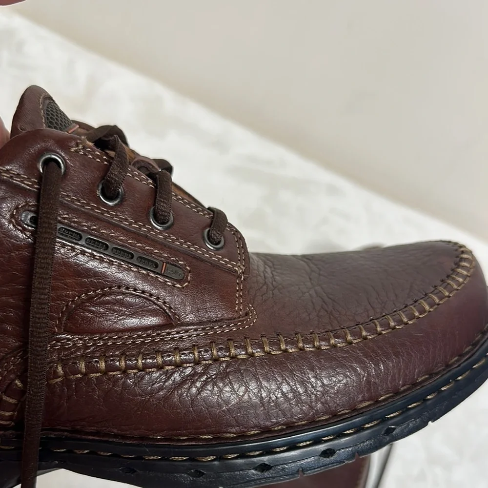 Clarks Brown Leather Oxford Shoes with Moccasin Stitching